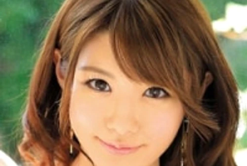 Diễn viên Minami Aizawa